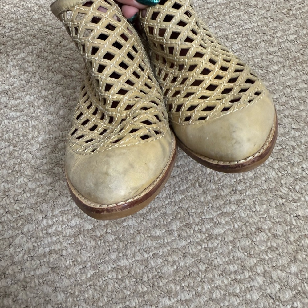 Jeffrey Campbell Taggart Taupe Cut Out Pointed Toe Western Booties size 8 - Picture 9 of 10